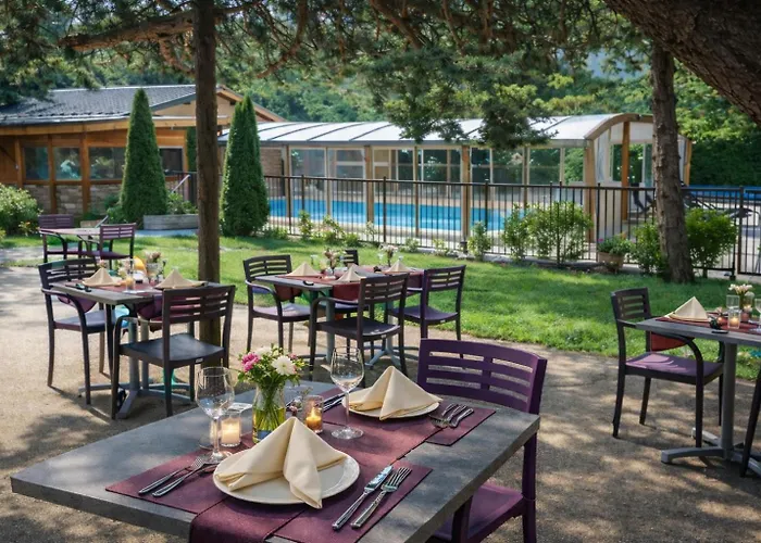 Logis Hotel-Restaurant Spa Le Lac